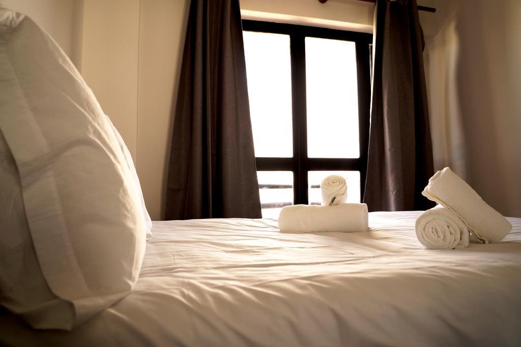Guesthouse High Tower Lagos Esterno foto