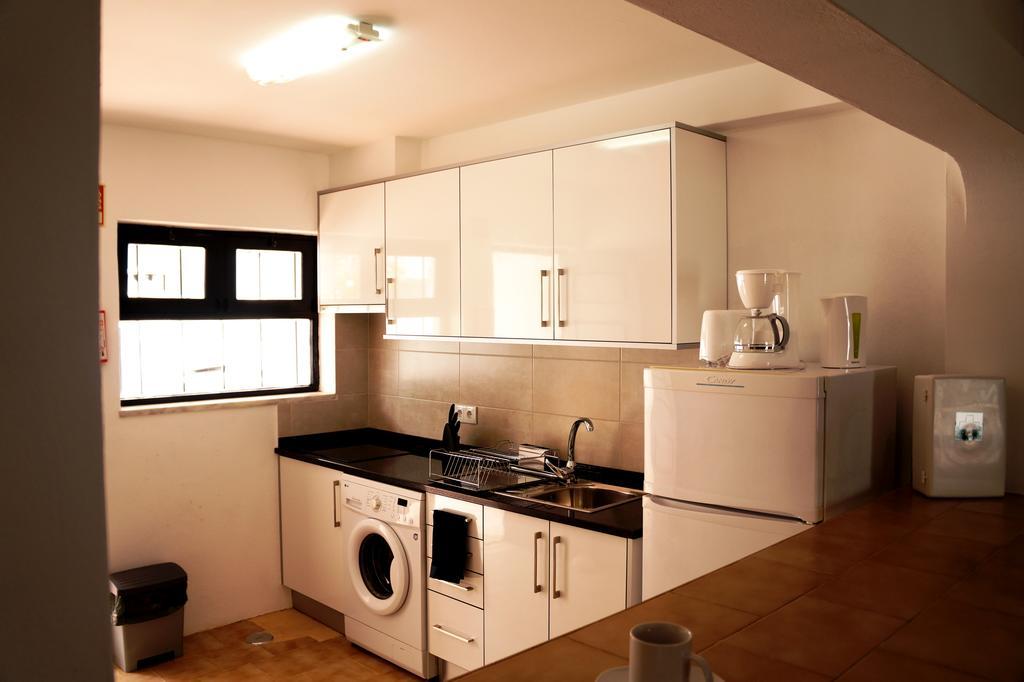 Guesthouse High Tower Lagos Esterno foto