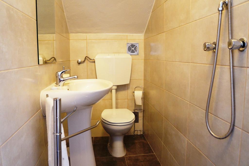 Guesthouse High Tower Lagos Esterno foto