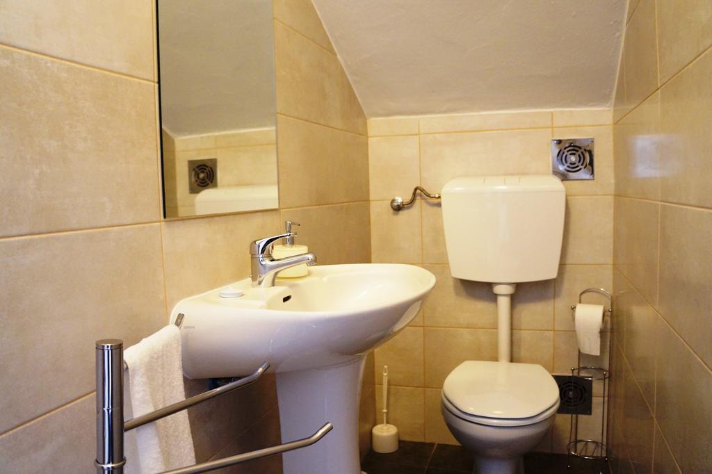 Guesthouse High Tower Lagos Esterno foto